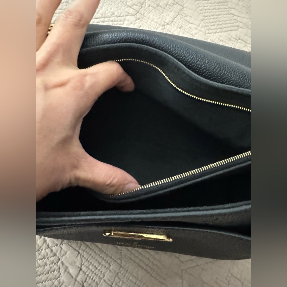 Louis Vuitton Vavin PM black shoulder crossbody bag golden hardware - Picture 12 of 17